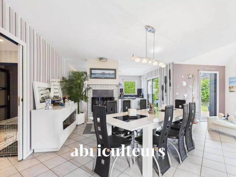 Maison - 175 m² - 6 pièces