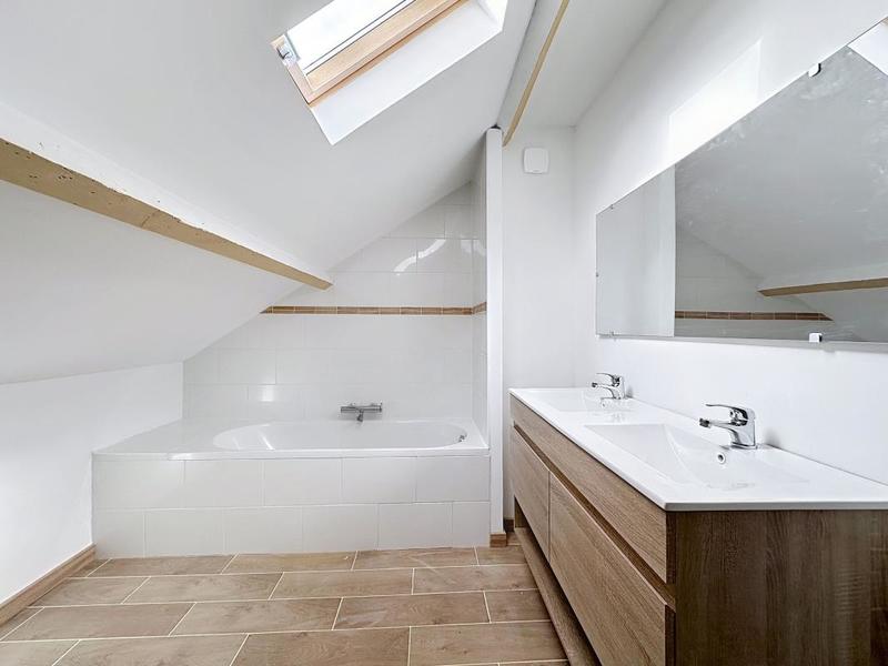 Maison - 120 m² - 4 pièces