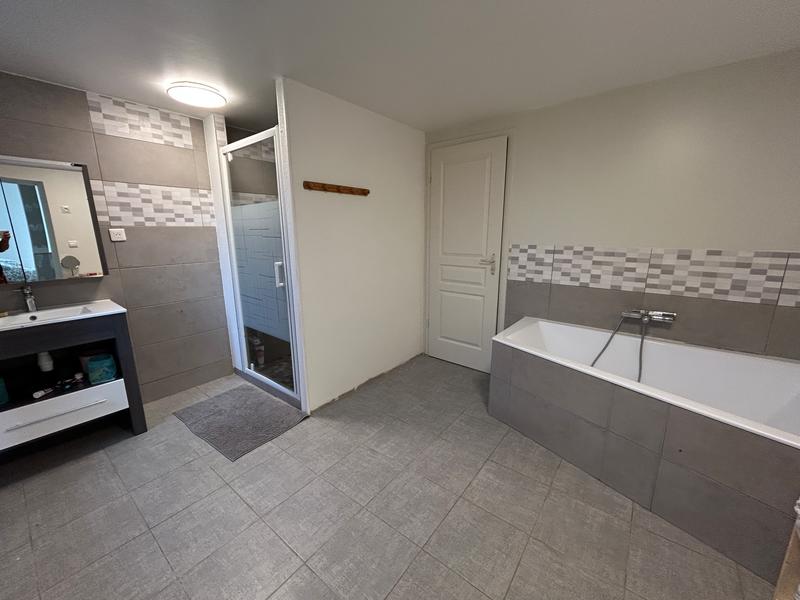 Maison - 242 m² - 8 pièces