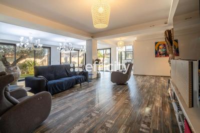 Villa - 344 m² - 7 pièces