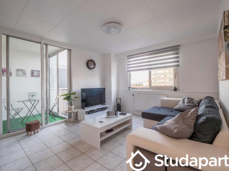 Chambre - 11 m² - 1 pièce