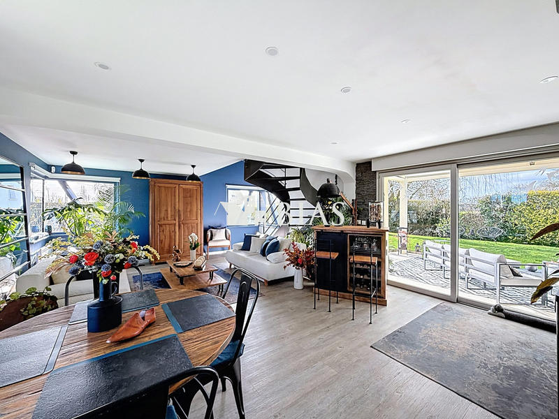 Maison - 170 m² - 7 pièces