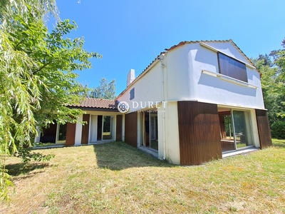 Maison contemporaine - 205 m² - 6 pièces