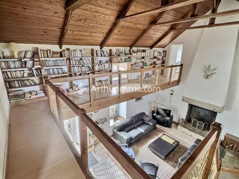 Maison - 341 m² - 13 pièces