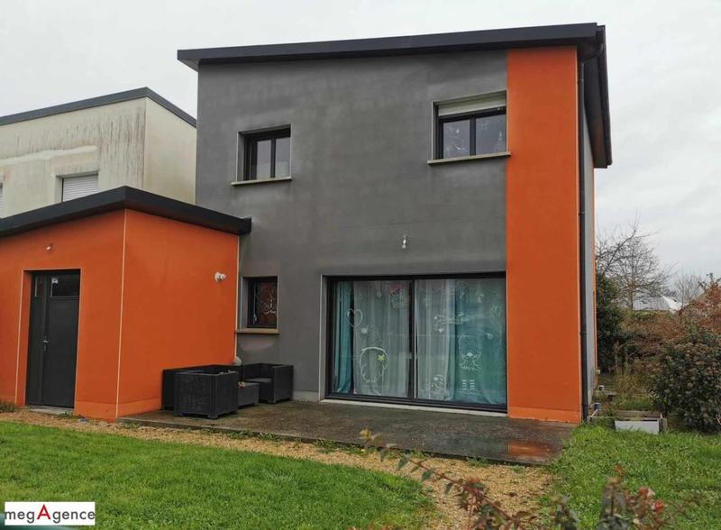 Maison traditionnelle - 81 m² - 4 pièces