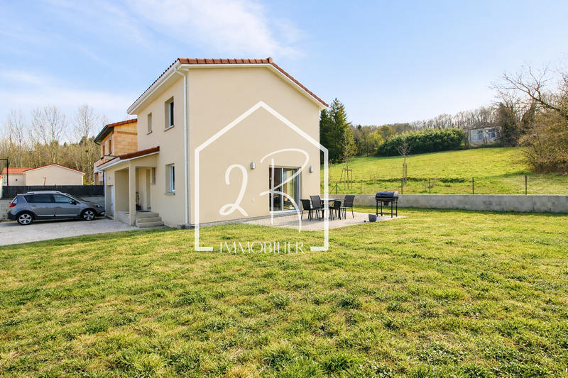 Maison - 90 m² - 4 pièces