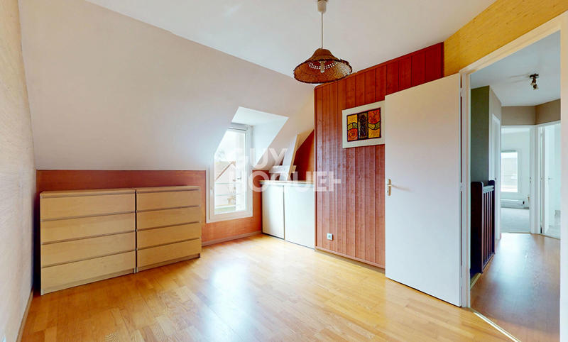 Maison - 105 m² - 5 pièces