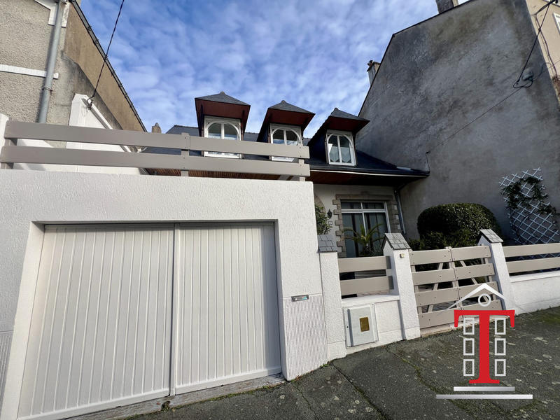 Maison - 180 m² - 7 pièces