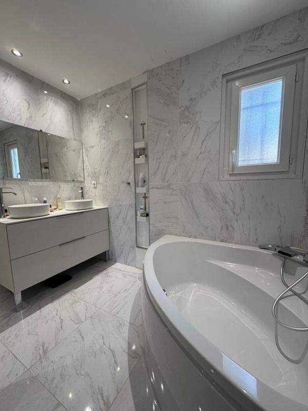 Maison - 137 m² - 5 pièces