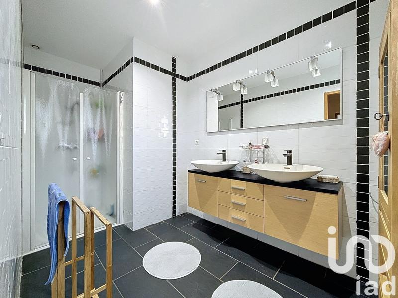 Maison de maîtres - 243 m² - 9 pièces