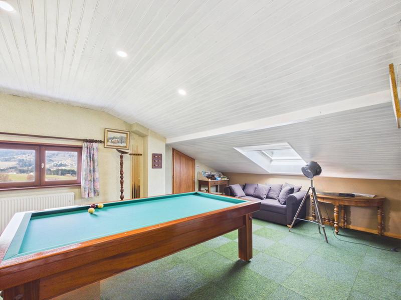 Maison - 146 m² - 9 pièces