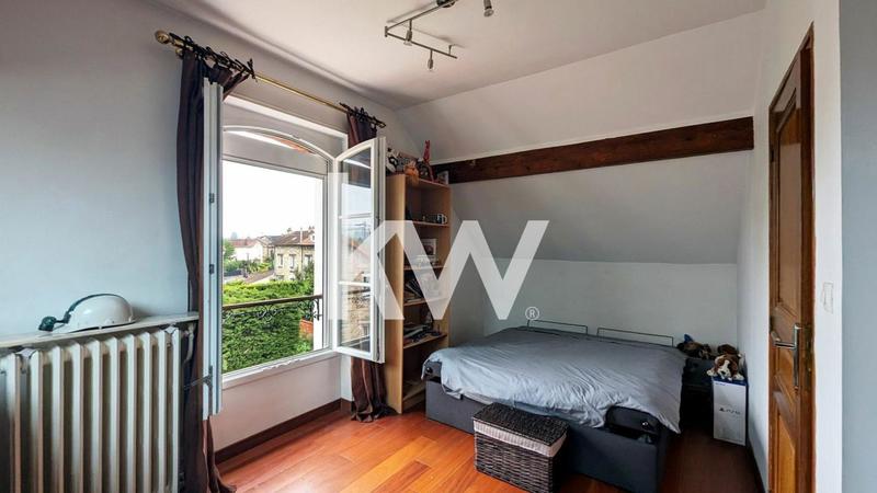 Maison - 136 m² - 7 pièces