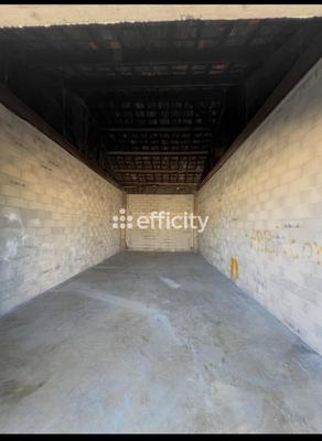 Parking / Garage - 110 m²