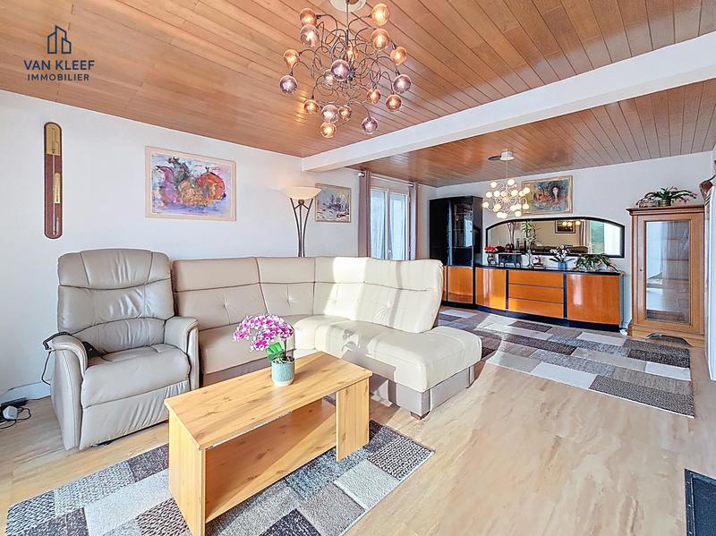 Maison traditionnelle - 94 m² - 4 pièces