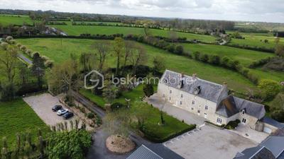 Maison - 540 m² - 14 pièces