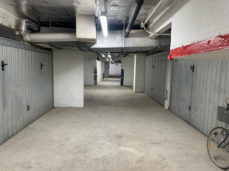 Parking / Garage - 430 m²