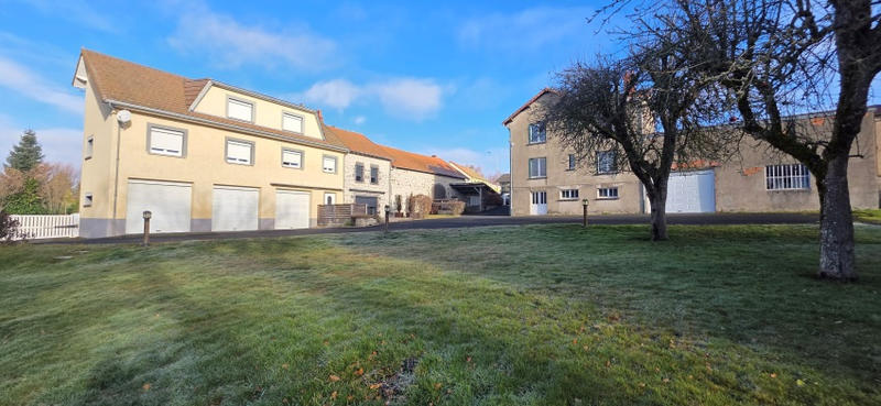 Propriété - 213 m² - 8 pièces