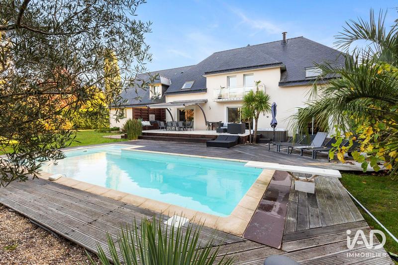 Maison - 283 m² - 8 pièces