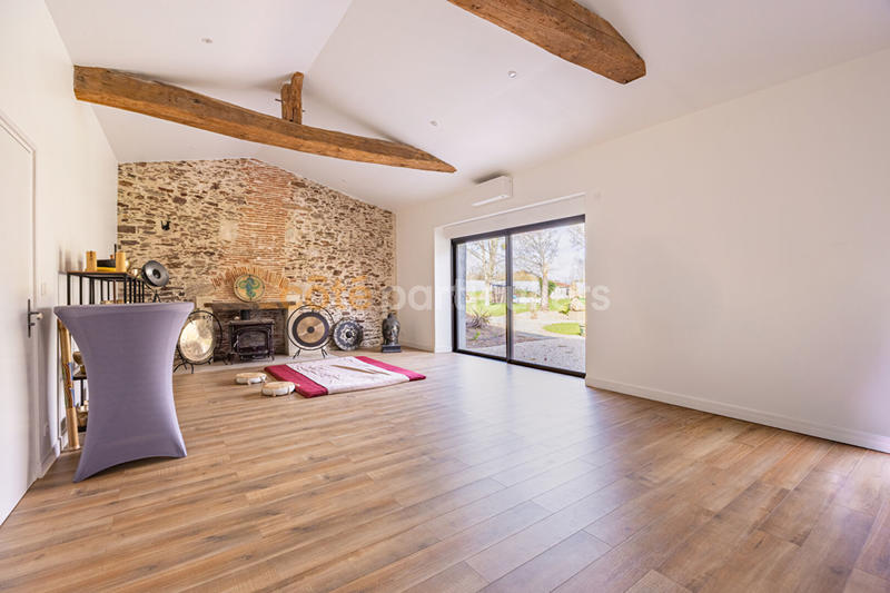 Maison - 450 m² - 12 pièces