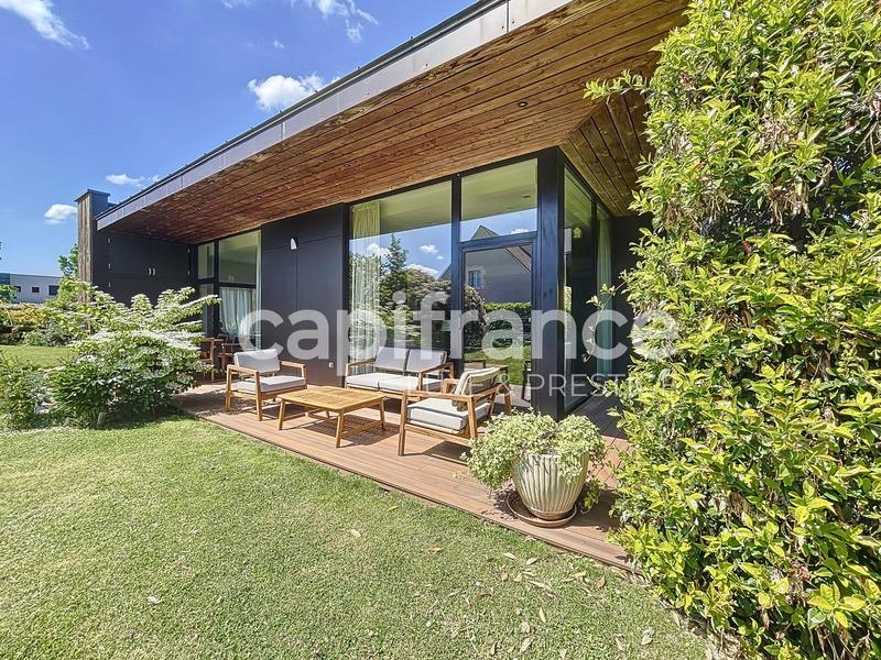 Maison - 232 m² - 6 pièces