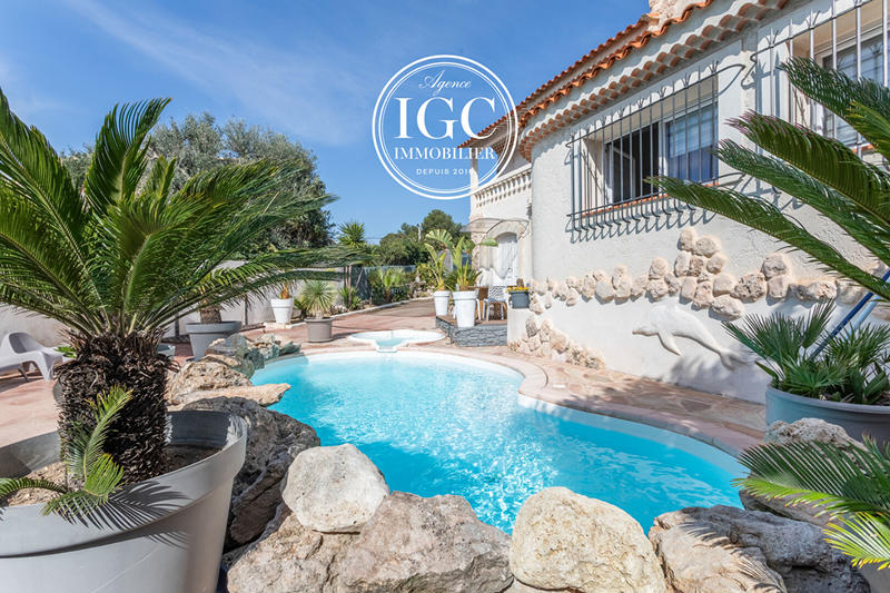 Maison - 230 m² - 6 pièces