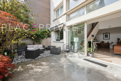 Appartement - 227 m² - 8 pièces