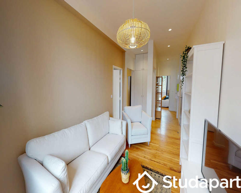 Chambre - 120 m² - 1 pièce