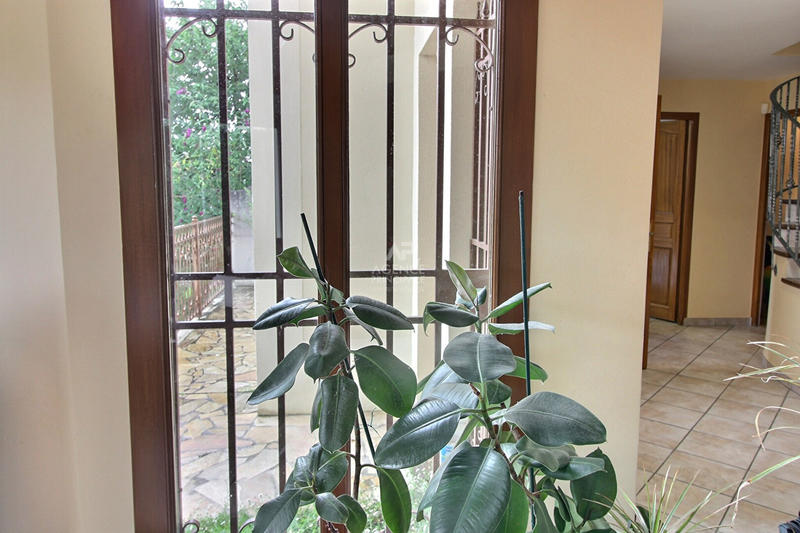 Maison - 180 m² - 8 pièces