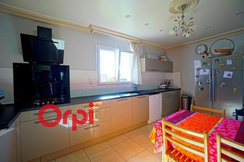 Maison - 180 m² - 6 pièces