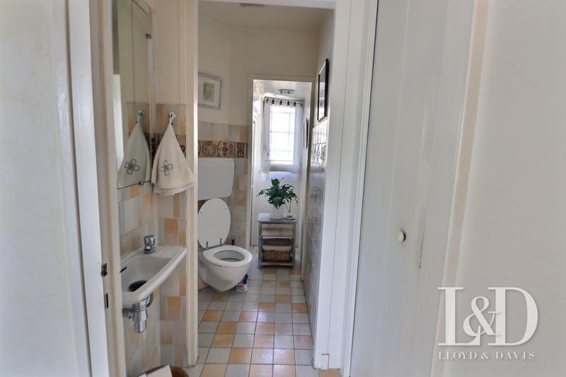 Maison - 243 m² - 10 pièces