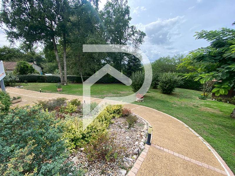 Maison - 138 m² - 8 pièces