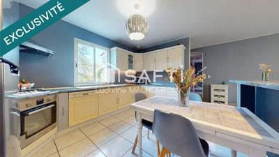 Maison - 209 m² - 9 pièces