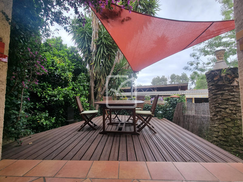 Propriété - 215 m² - 9 pièces