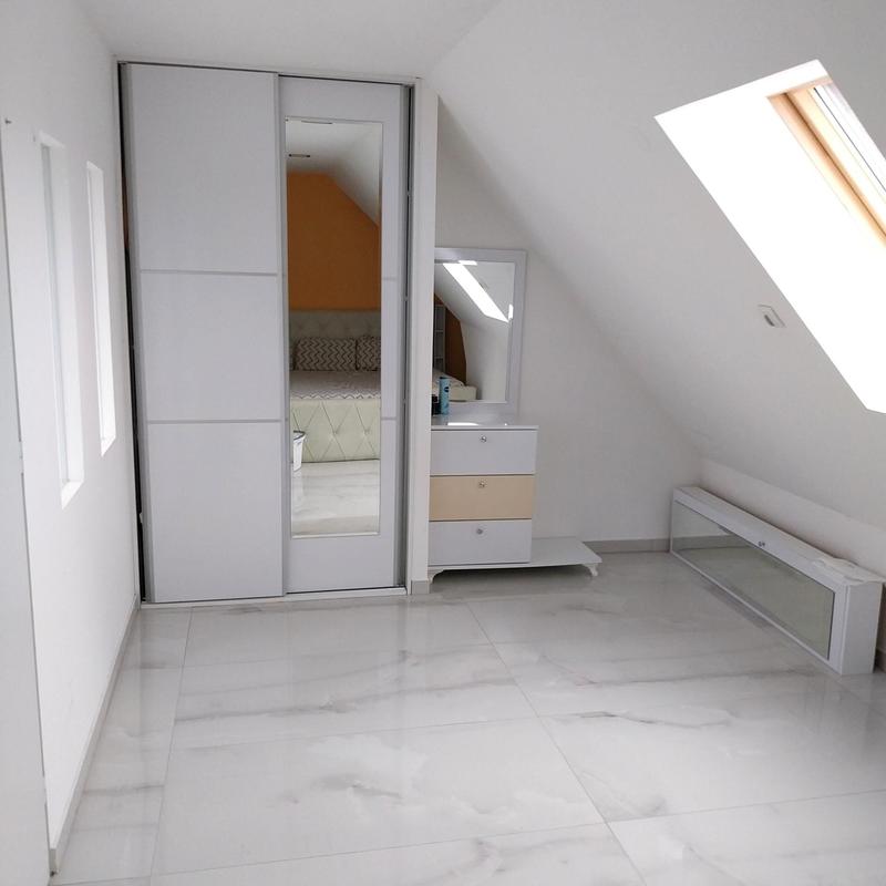 Maison - 220 m² - 10 pièces