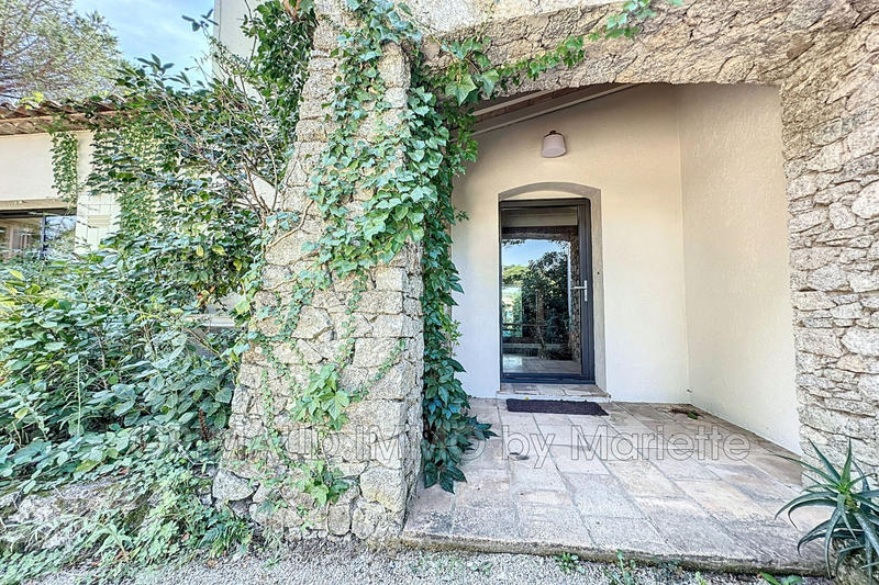 Villa - 308 m² - 8 pièces