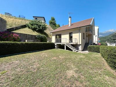 Maison - 97 m² - 6 pièces