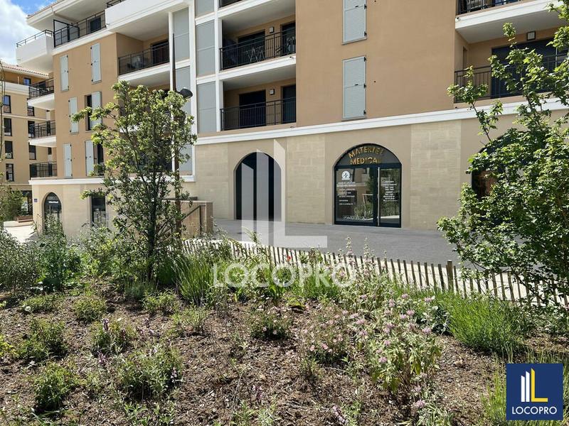 Local commercial - 83 m²