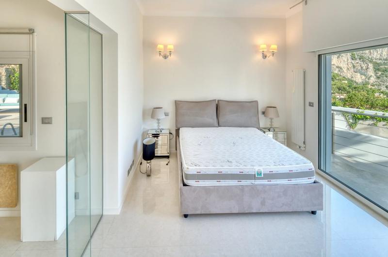 Villa - 220 m² - 5 pièces