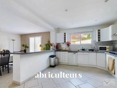 Maison - 152 m² - 6 pièces