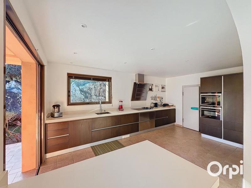 Villa - 260 m² - 6 pièces