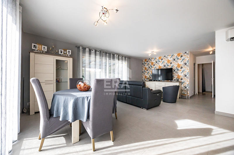 Maison - 95 m² - 5 pièces