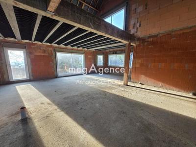 Maison - 310 m² - 2 pièces