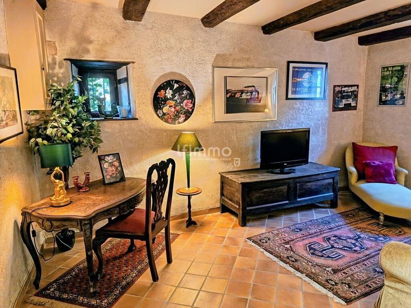 Propriété - 312 m² - 11 pièces