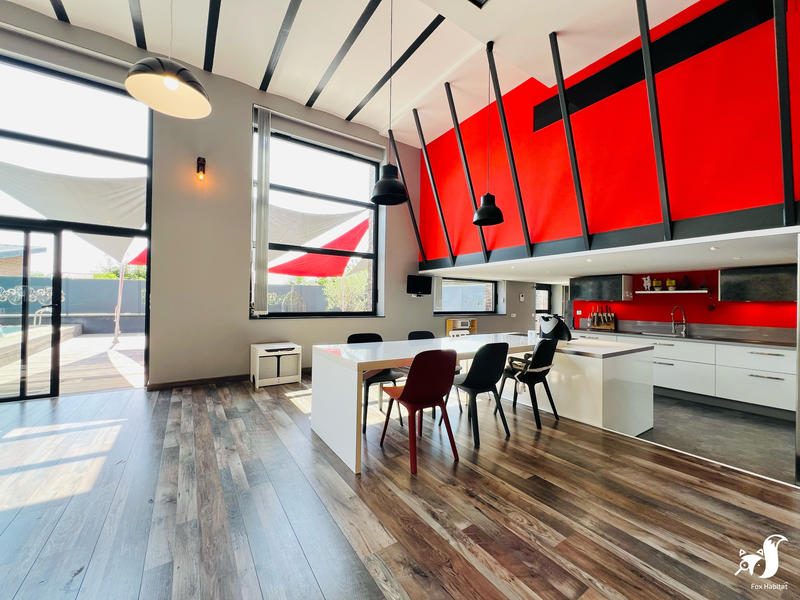 Maison - 300 m² - 8 pièces