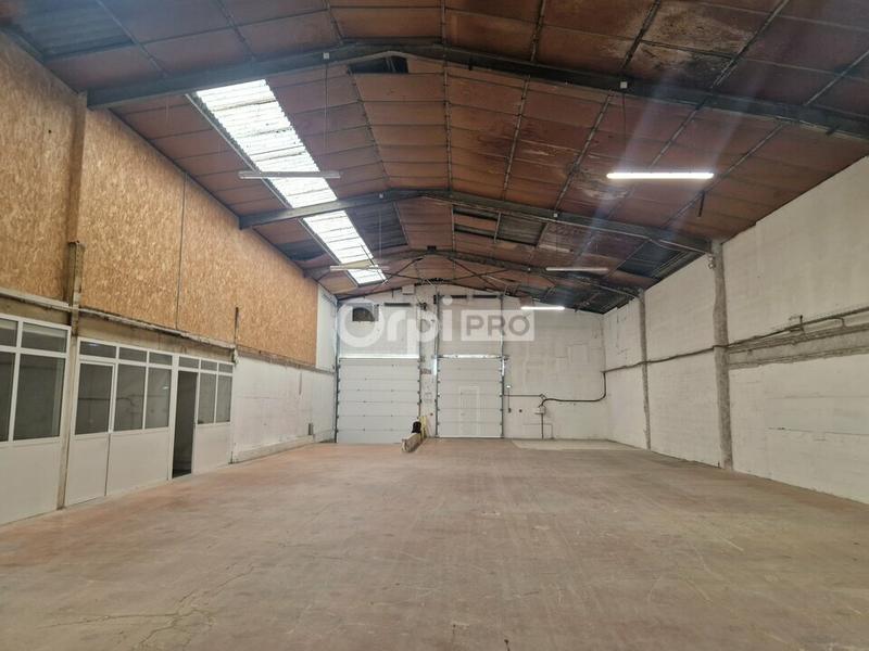 Entrepôt - 2 184 m²