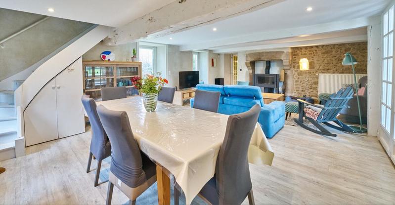 Maison - 203 m² - 7 pièces