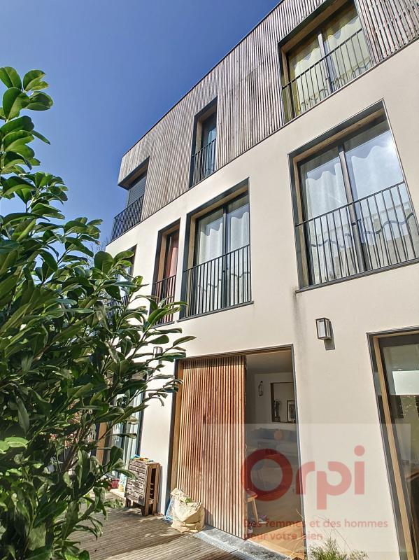 Maison - 211 m² - 7 pièces