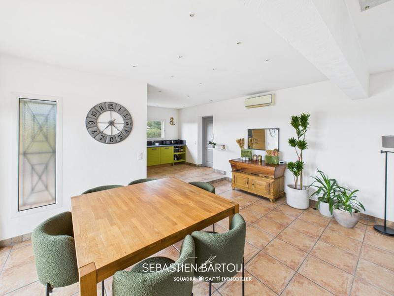 Maison - 168 m² - 5 pièces