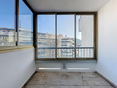 Studio - 28 m² - 1 pièce