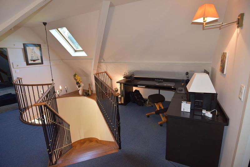 Maison - 241 m² - 9 pièces